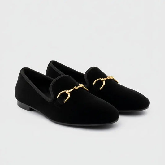 Mocasines de terciopelo negros con detalle dorado AmeliaGlow