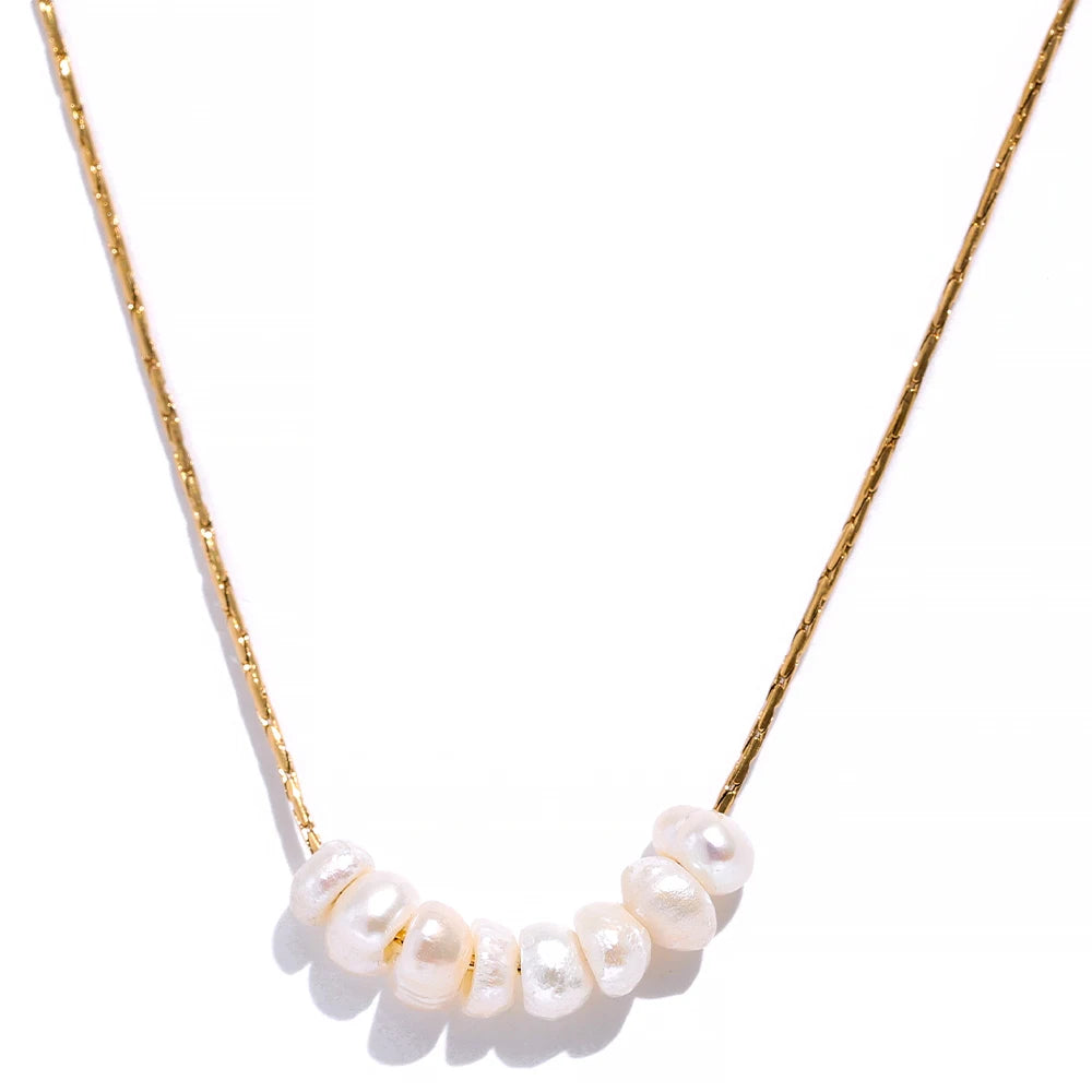 Collar de perlas naturales minimalista dorado AmeliaGlow